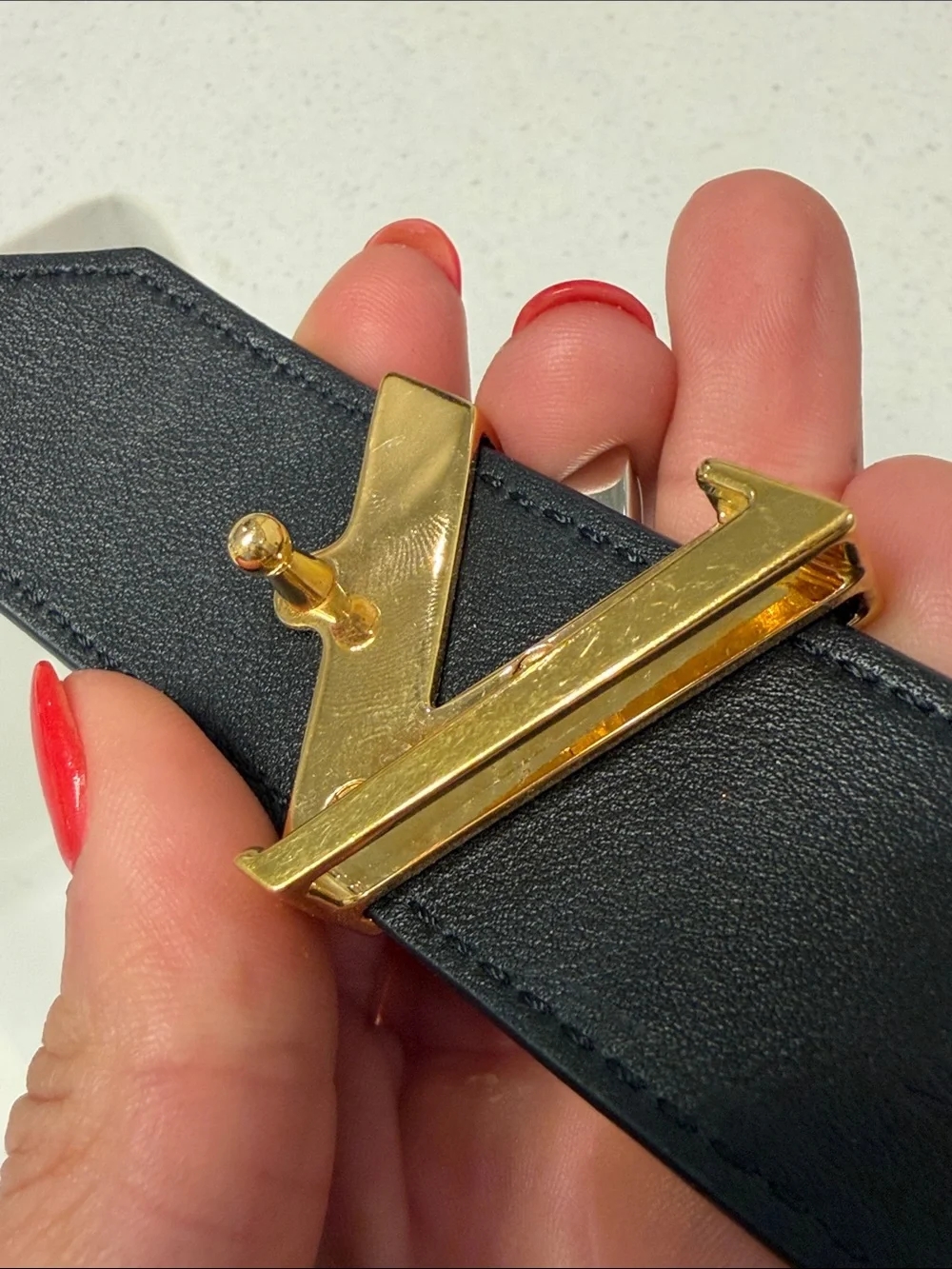 Louis Vuitton Leather Belt with Two-Tone Metal Buckle. Size 80